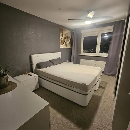 1 Schlafzimmer Am Kaiserlei 3 Etage Haus 125 *