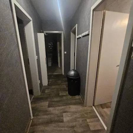 1 Schlafzimmer Am Kaiserlei 3 Etage Haus 125 Appartamento *
