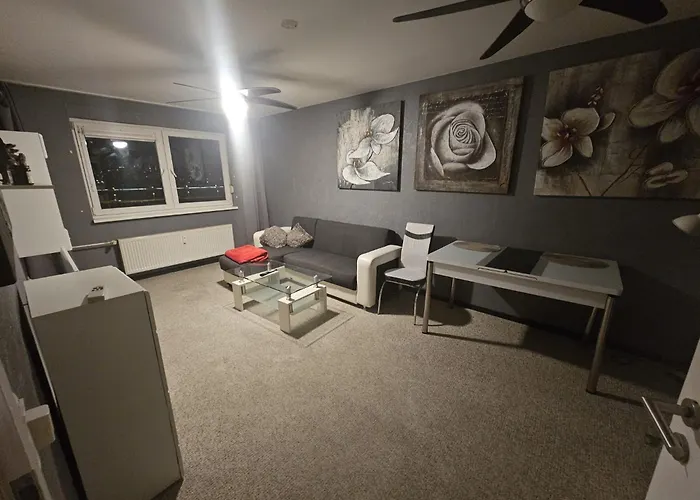 1 Schlafzimmer Am Kaiserlei 3 Etage Haus 125 * Offenbach am Main